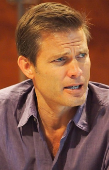 Casper Van Dien